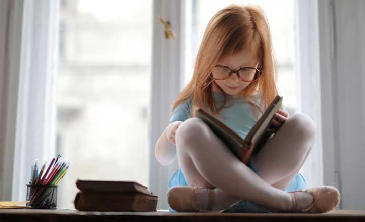 Bücher helfen Kinder ihren Intellekt weiter zu entwickeln 